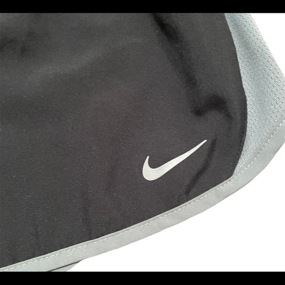 Women’s Nike Dri-Fit Running shorts - Size XL - NWOT - Picture 6 of 10
